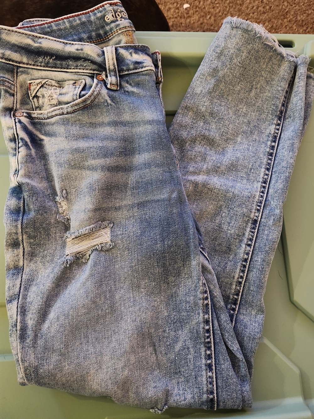 Edgely Light Wash Distressed Jeans